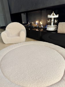 Mata okrągła Agnellino (tkanina baranek) 